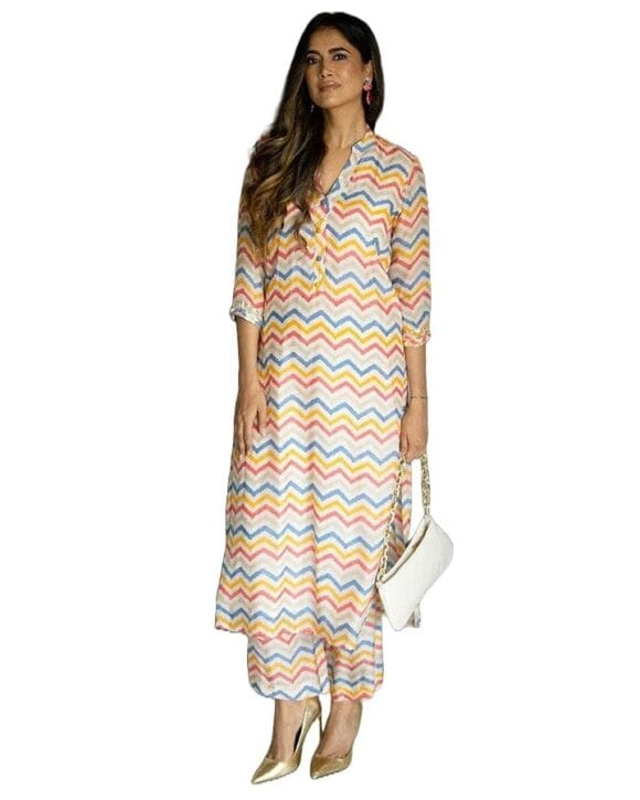 LookMark Women Kurta Set: Sizzle with Ethnic Flair! Make Heads Turn with Our Vibrant Cotton Blend Printed Kurti Pant Sets!