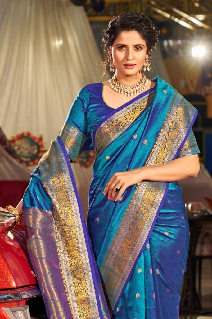 Kanjivaram Silk Saree with Zari Woven Saree With Blouse Piece - Image 5