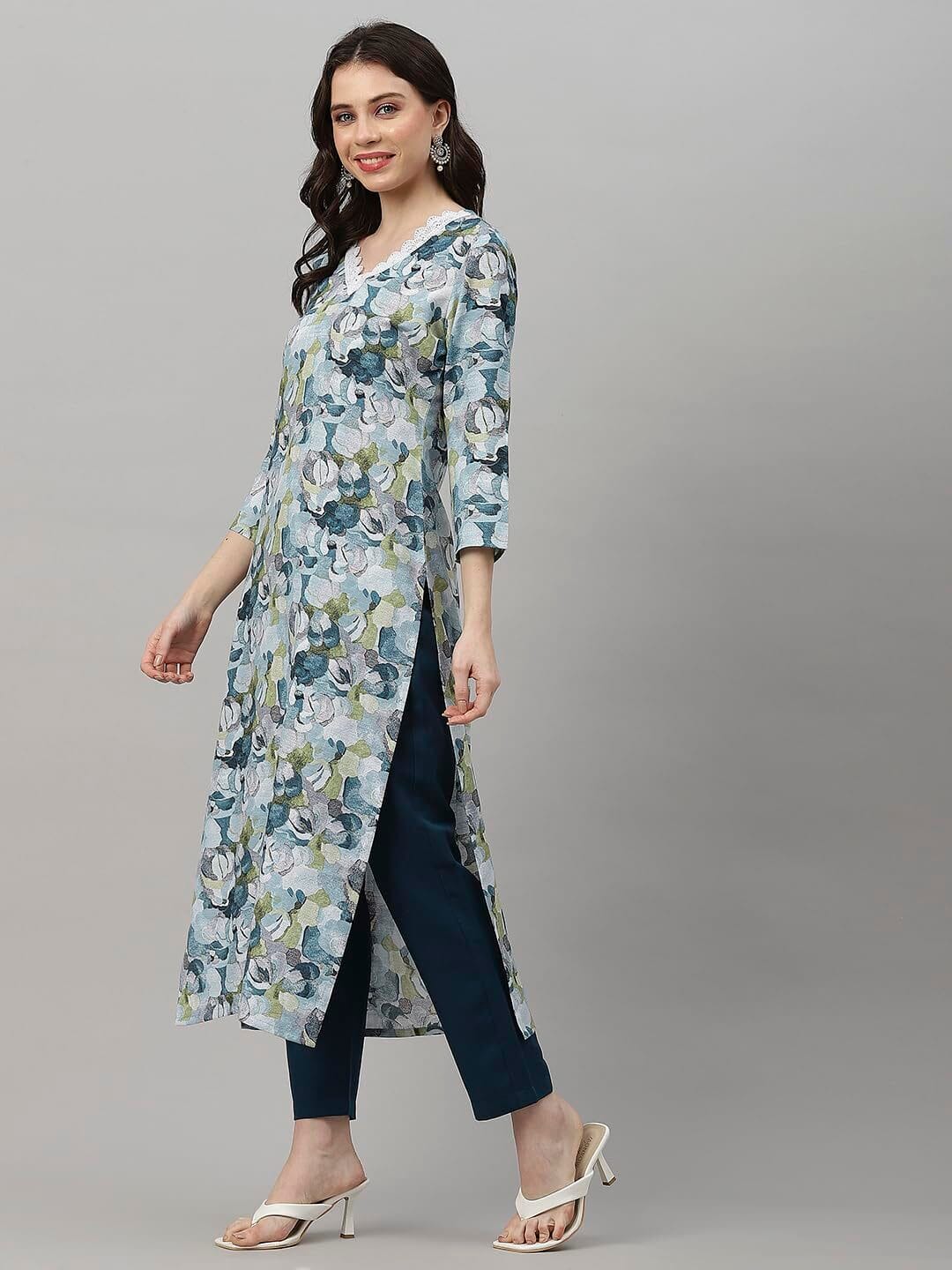 Women's Cotton Blend Straight Printed Kurta with Pant - Image 3
