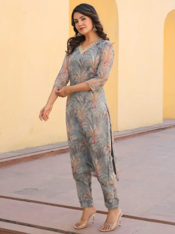 Women's Rayon Blend Straight Printed Kurta with Pant - Image 3