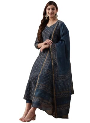 Women Cotton Blend Kurta Set With Dupatta