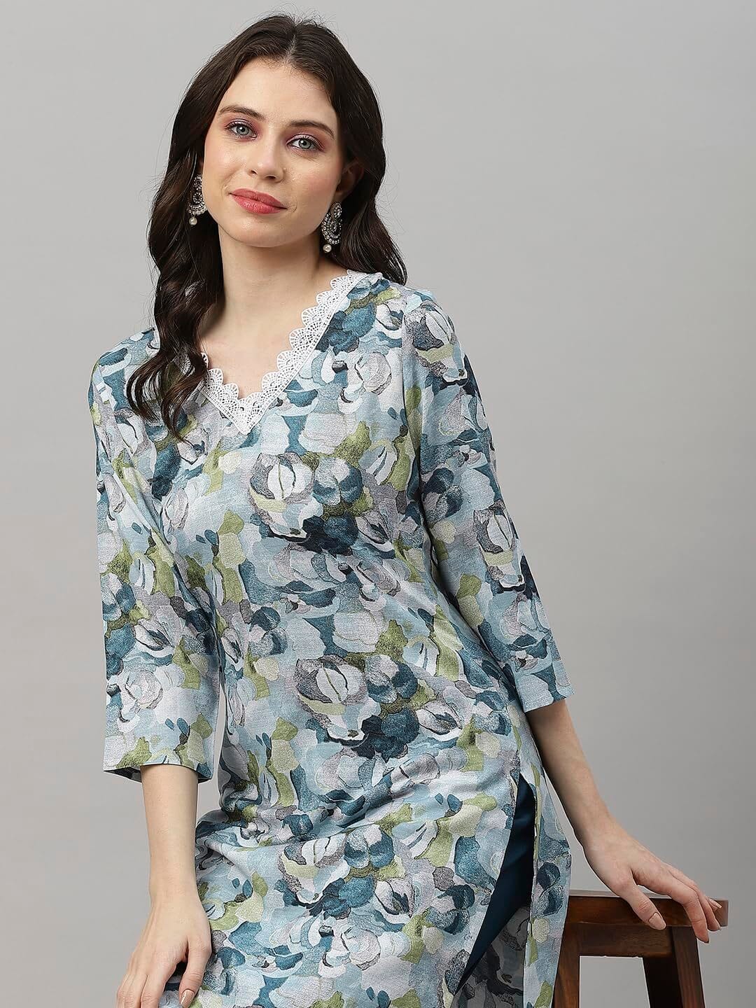 Women's Cotton Blend Straight Printed Kurta with Pant - Image 5