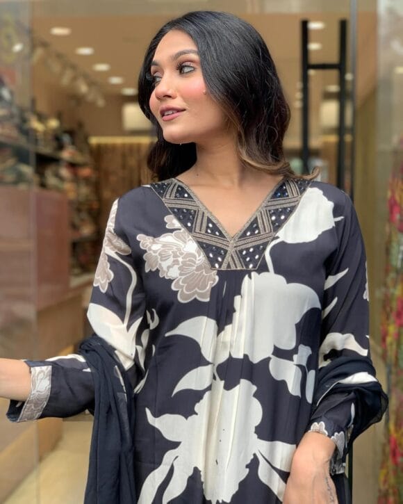 Women Rayon Regular Kurta with Pant & Dupatta - Image 7
