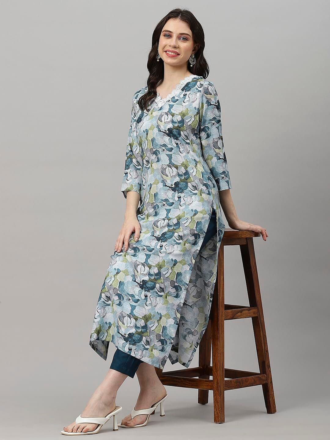 Women's Cotton Blend Straight Printed Kurta with Pant - Image 7