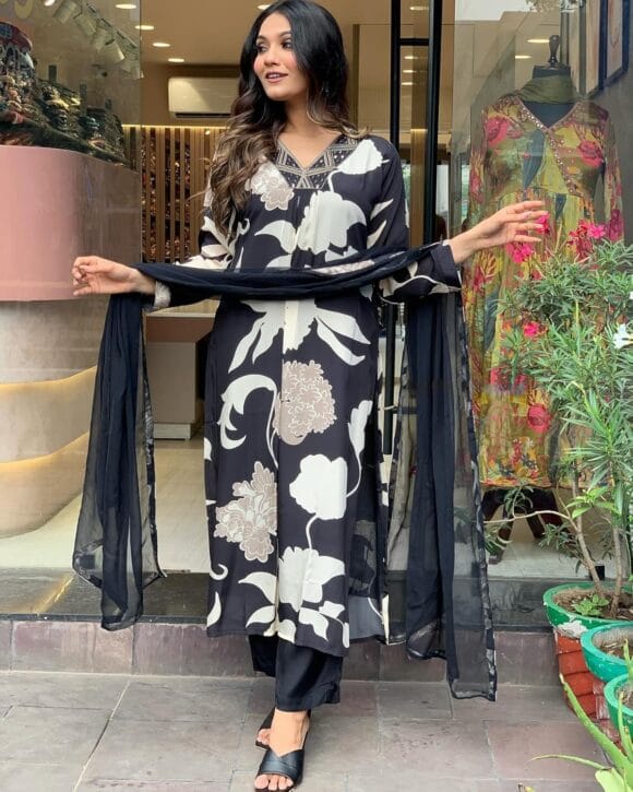 Women Rayon Regular Kurta with Pant & Dupatta - Image 5