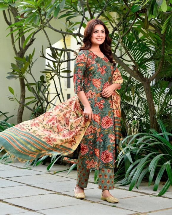 Women's Kurta with Pant & Dupatta - Image 4