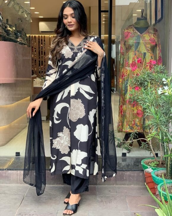 Women Rayon Regular Kurta with Pant & Dupatta - Image 3