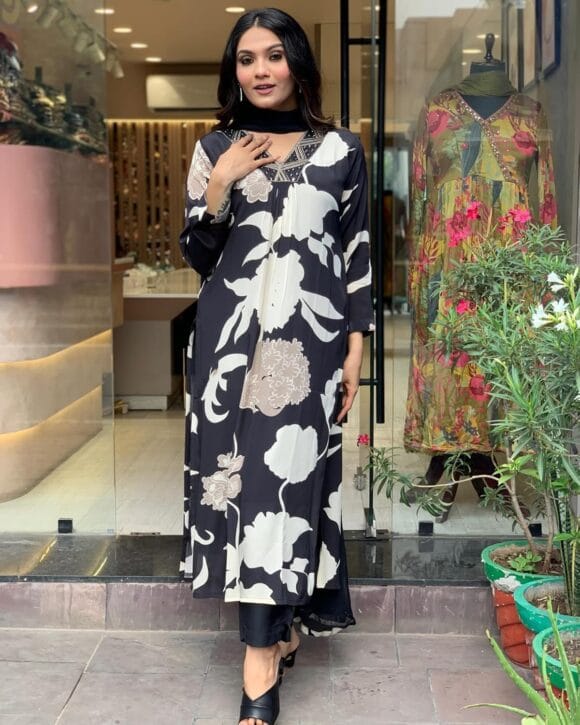 Women Rayon Regular Kurta with Pant & Dupatta - Image 6