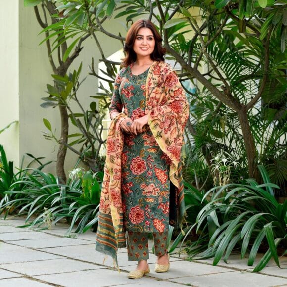 Women's Kurta with Pant & Dupatta - Image 6